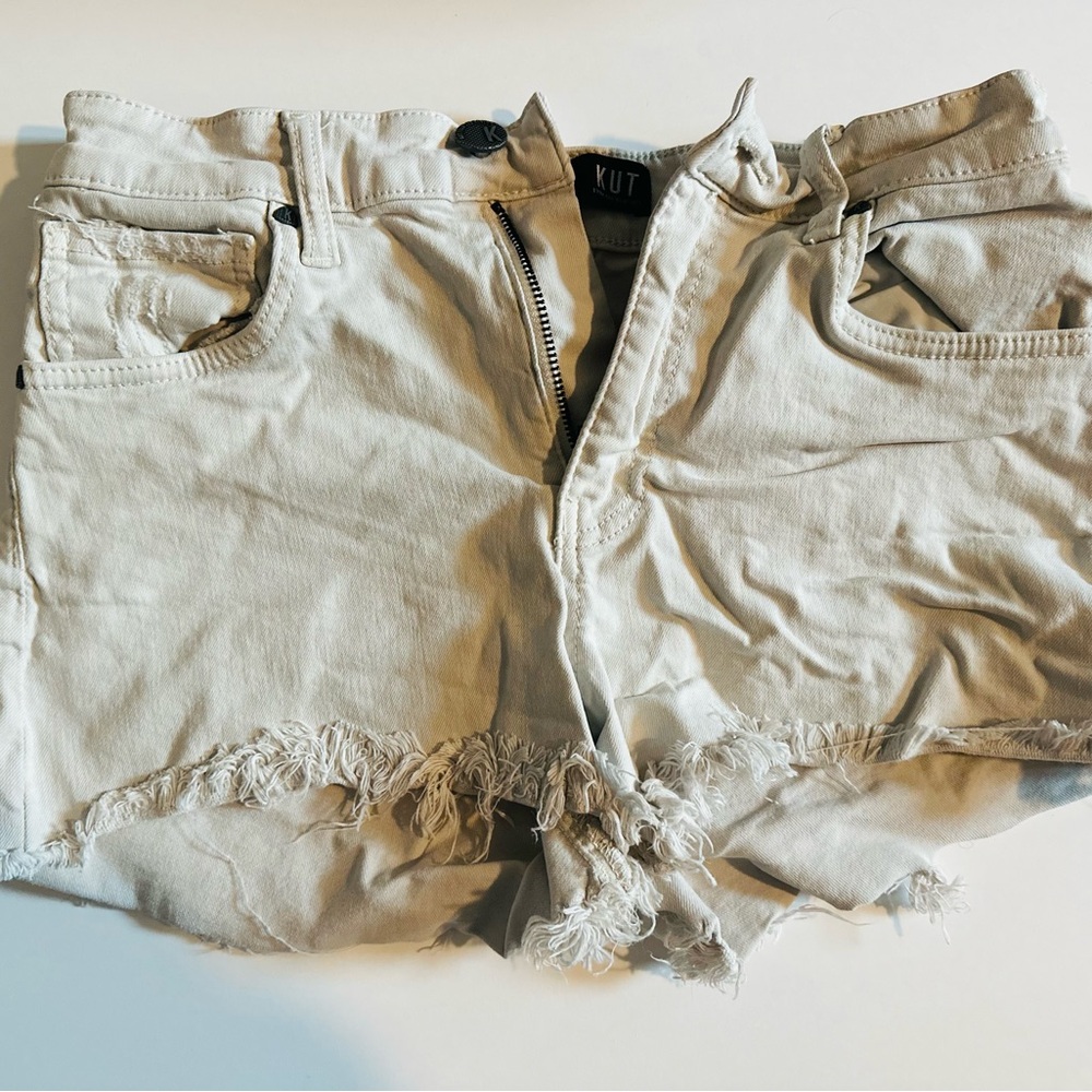 Kut from the Kloth Women's Cream Frayed Jean Shorts